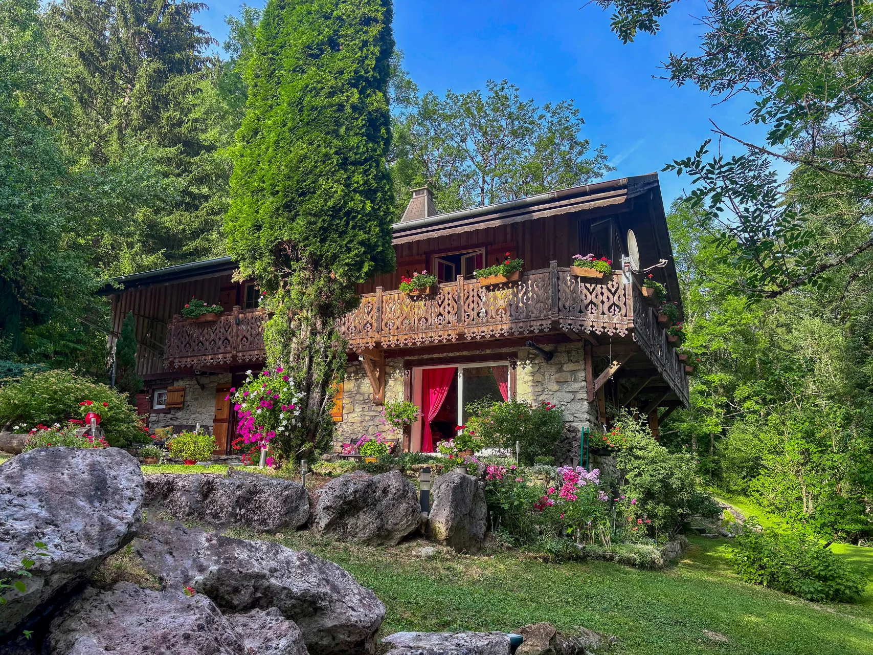 Chalet Les Landoz, Seytroux, St Jean d'Aulps & Vallée (photo 2)