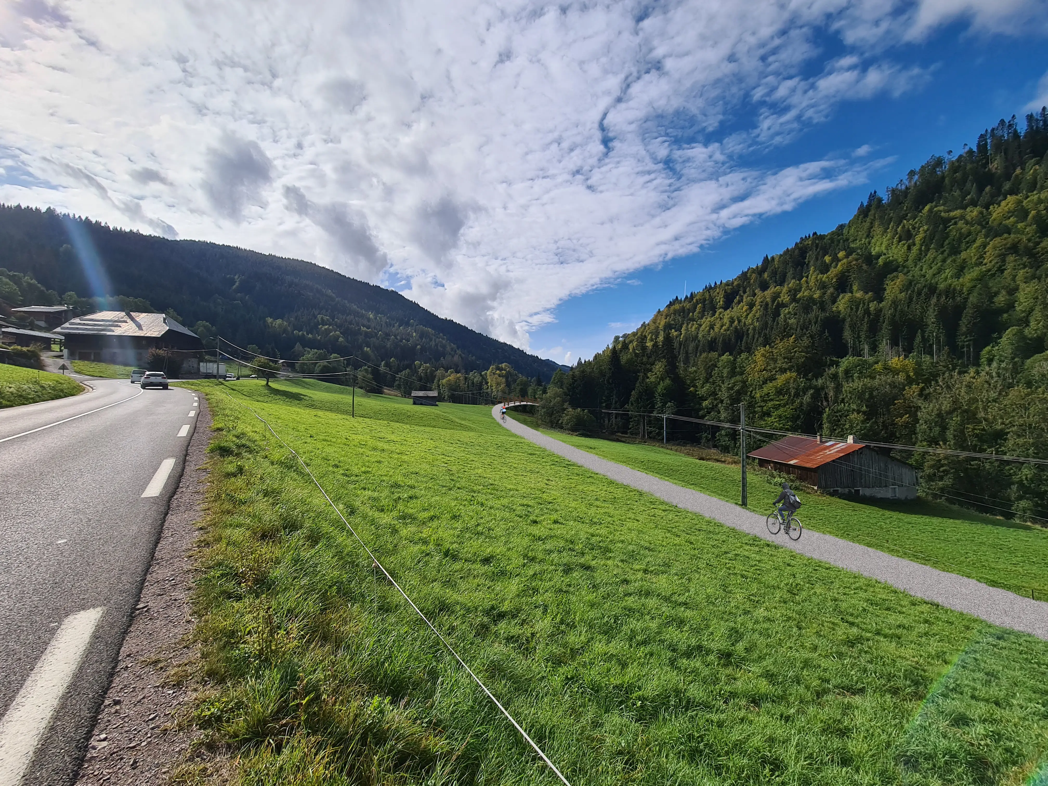 Cycle paths in the Alps (or the lack of them)